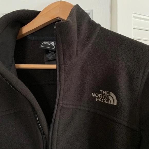 Women’s North Face Fleece Zip-up - Picture 4 of 5